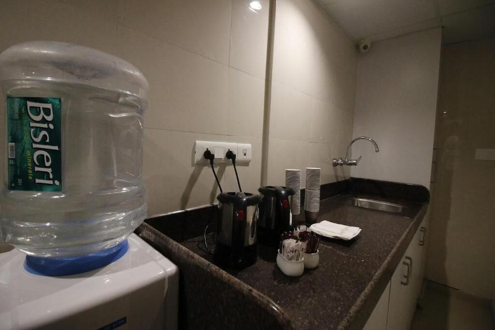 7 Apple Hotel Vadodara Buitenkant foto