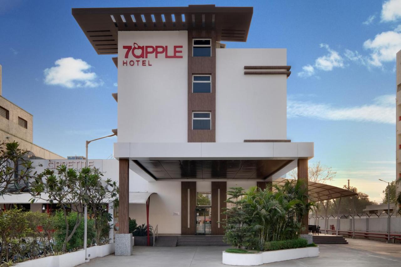 7 Apple Hotel Vadodara Buitenkant foto