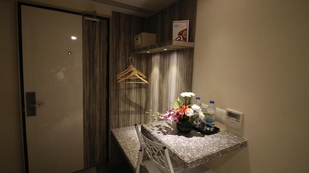 7 Apple Hotel Vadodara Buitenkant foto