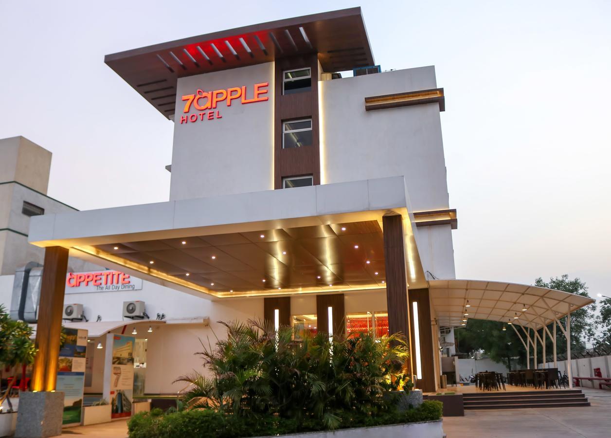7 Apple Hotel Vadodara Buitenkant foto